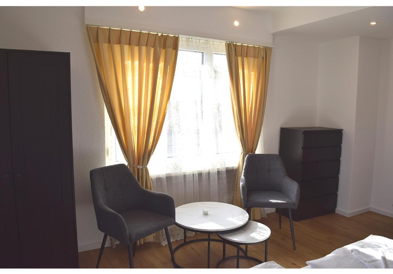 Hotel Restaurant Krebs Гренхен Екстериор снимка