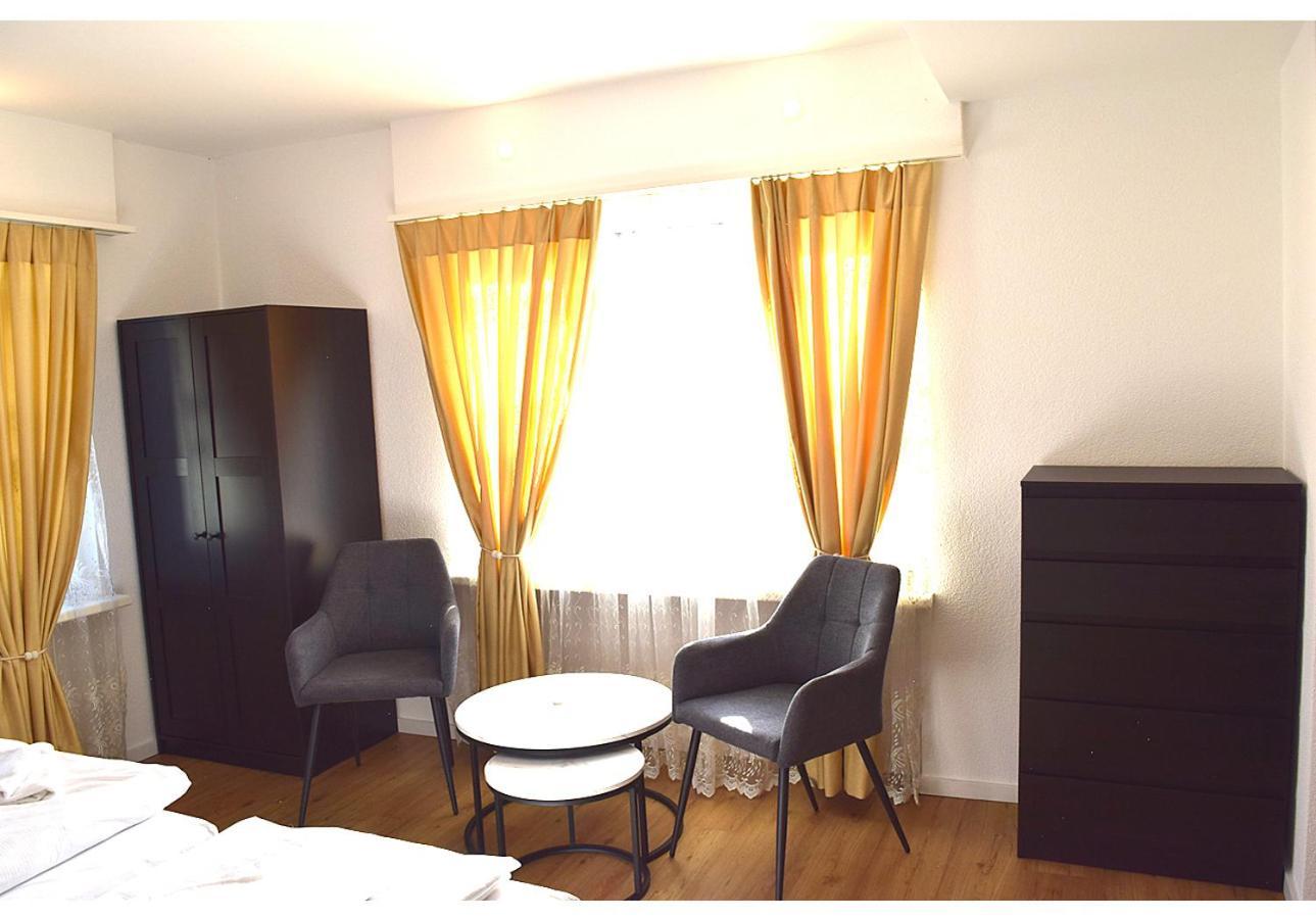Hotel Restaurant Krebs Гренхен Екстериор снимка